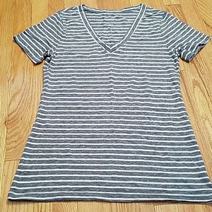 Old navy tee